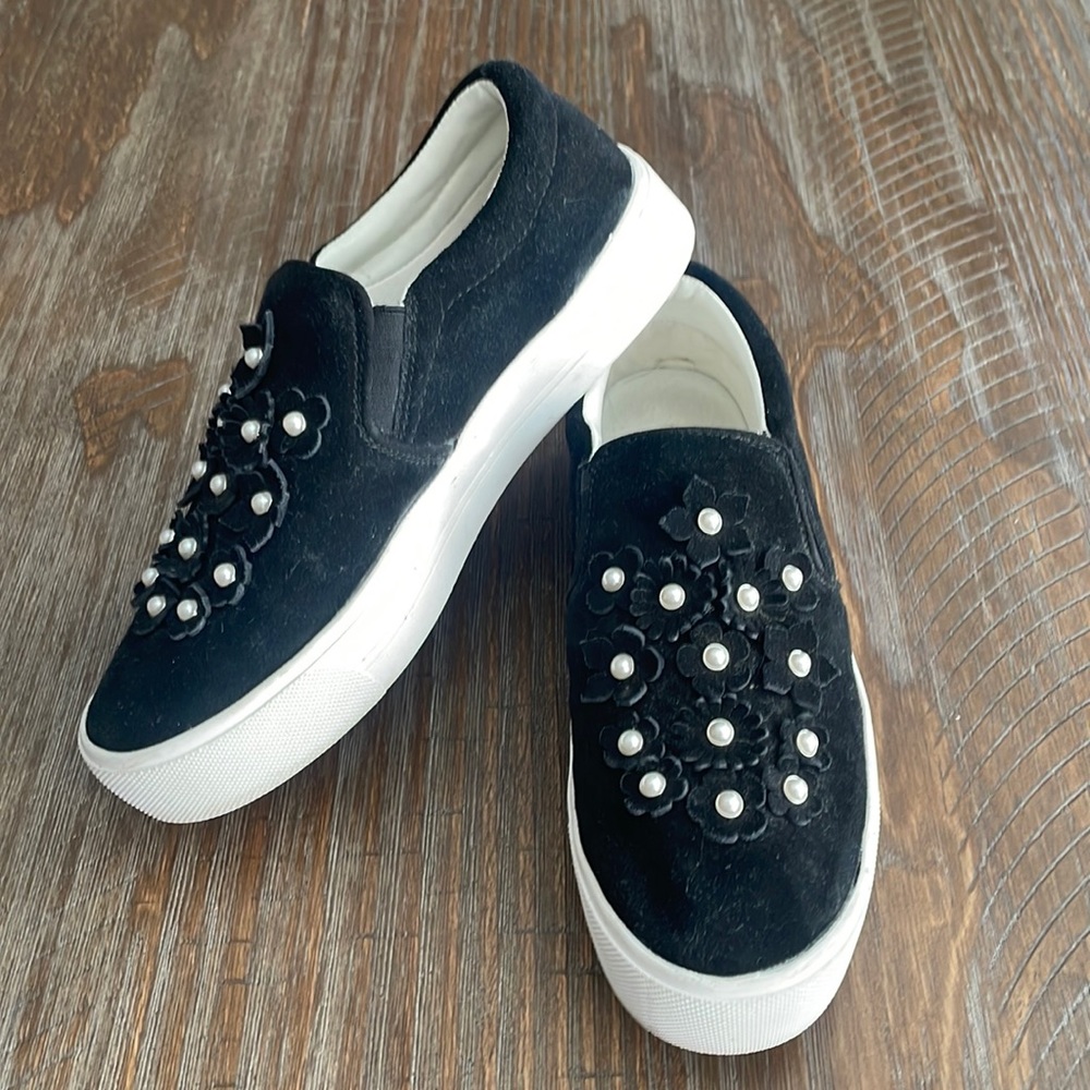 Marc Fisher Women's DEZIE Sneaker size 8M black